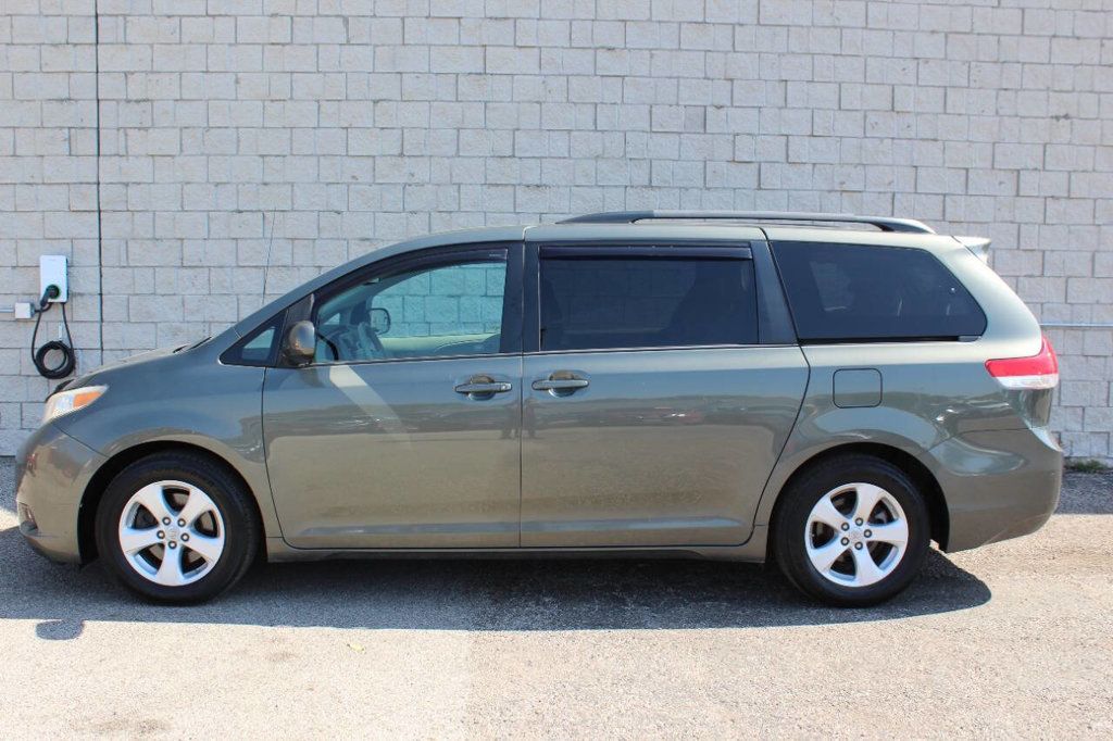 2012 Toyota Sienna LE 8 Passenger 4dr Mini Van V6 - 22918916 - 1