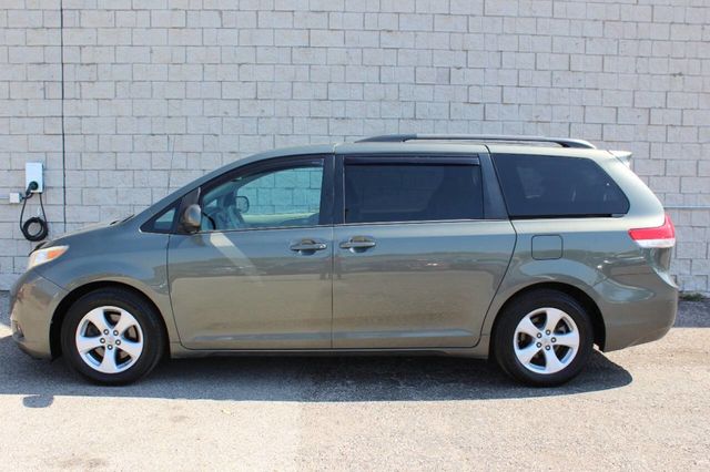 2012 Toyota Sienna LE 8 Passenger 4dr Mini Van V6 - 22918916 - 1