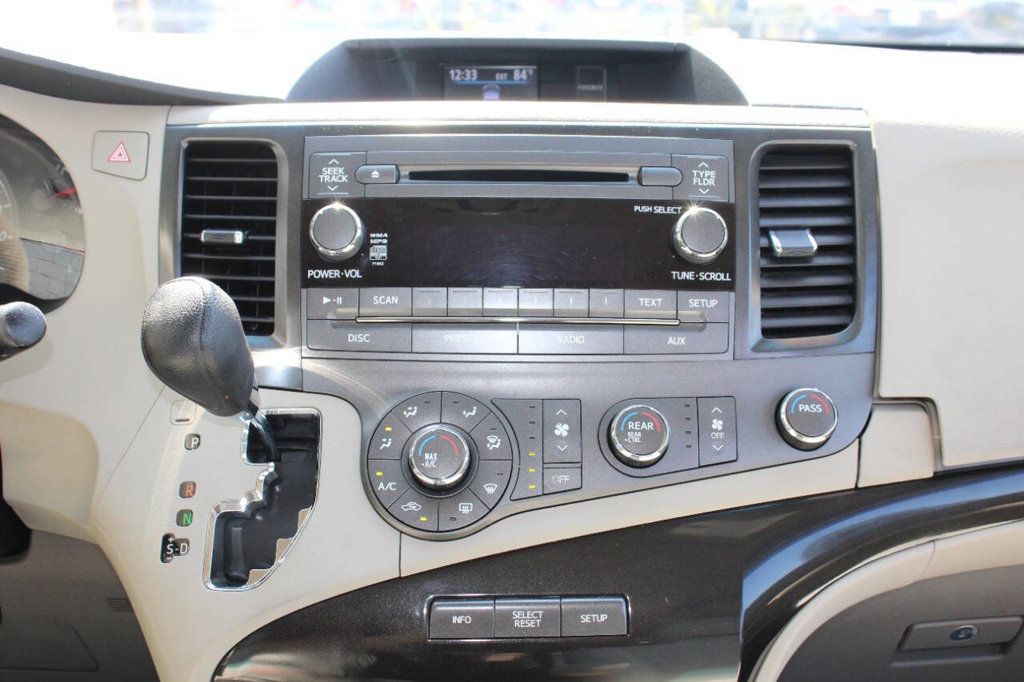 2012 Toyota Sienna LE 8 Passenger 4dr Mini Van V6 - 22918916 - 20