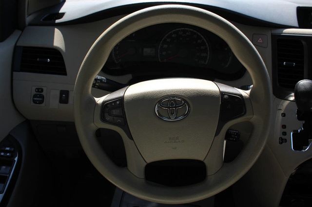 2012 Toyota Sienna LE 8 Passenger 4dr Mini Van V6 - 22918916 - 22