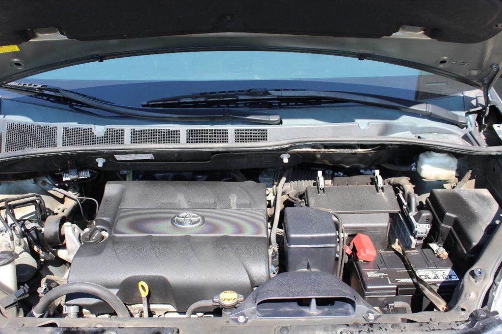 2012 Toyota Sienna LE 8 Passenger 4dr Mini Van V6 - 22918916 - 8