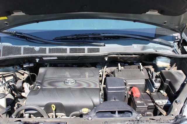 2012 Toyota Sienna LE 8 Passenger 4dr Mini Van V6 - 22918916 - 8