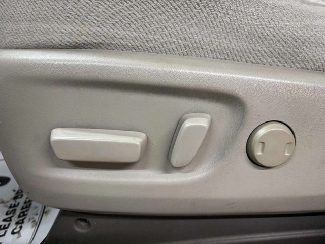 2012 Toyota Sienna LE 8 Passenger 4dr Mini Van V6 - 22955575 - 13