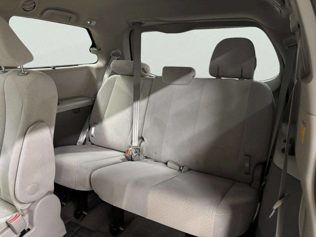 2012 Toyota Sienna LE 8 Passenger 4dr Mini Van V6 - 22955575 - 16