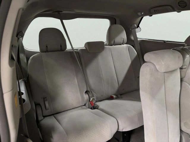 2012 Toyota Sienna LE 8 Passenger 4dr Mini Van V6 - 22955575 - 21
