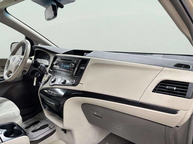 2012 Toyota Sienna LE 8 Passenger 4dr Mini Van V6 - 22955575 - 24