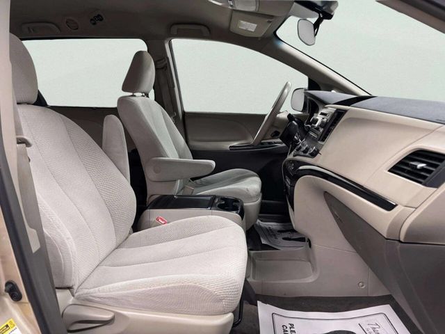 2012 Toyota Sienna LE 8 Passenger 4dr Mini Van V6 - 22955575 - 25