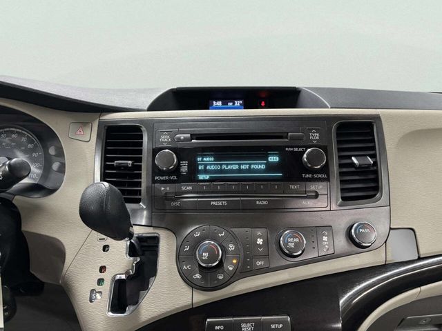 2012 Toyota Sienna LE 8 Passenger 4dr Mini Van V6 - 22955575 - 27