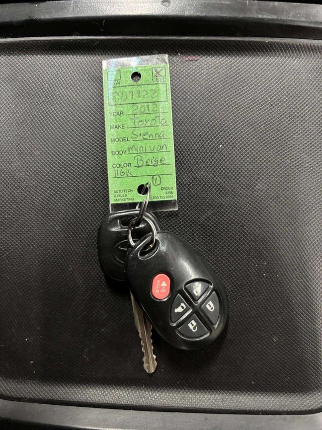2012 Toyota Sienna LE 8 Passenger 4dr Mini Van V6 - 22955575 - 44