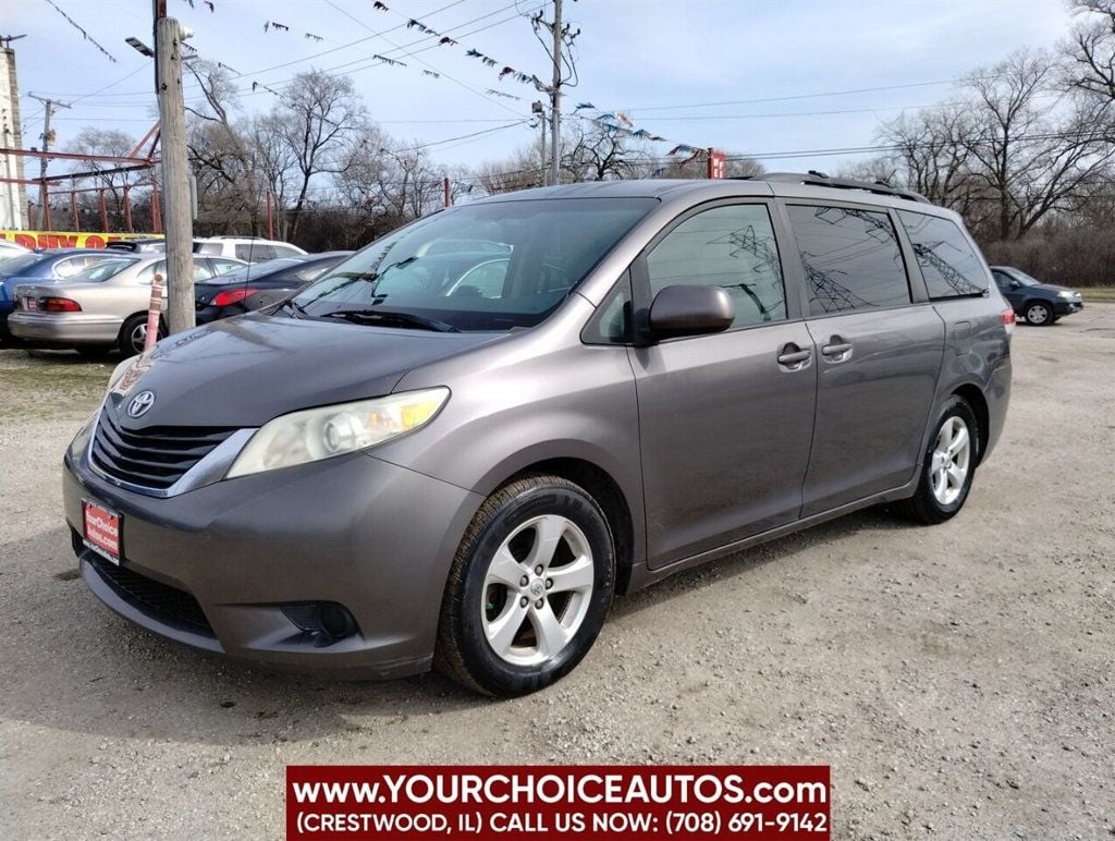 2012 Toyota Sienna LE Mobility 7 Passenger 4dr Mini Van - 22360732 - 1