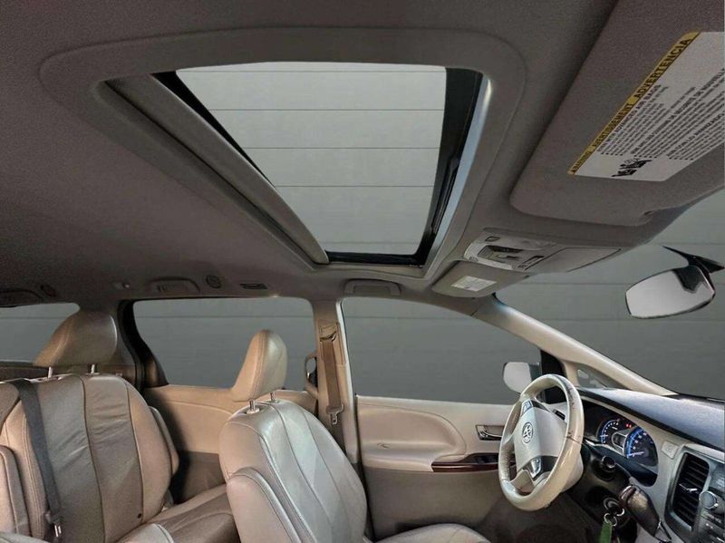 2012 Toyota Sienna Limited 7 Passenger 4dr Mini Van - 22937885 - 14