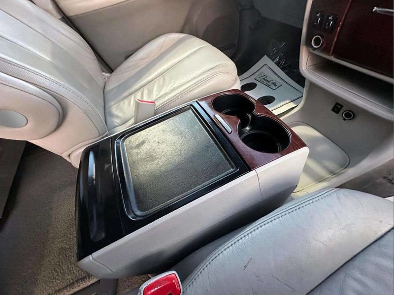 2012 Toyota Sienna Limited 7 Passenger 4dr Mini Van - 22937885 - 18