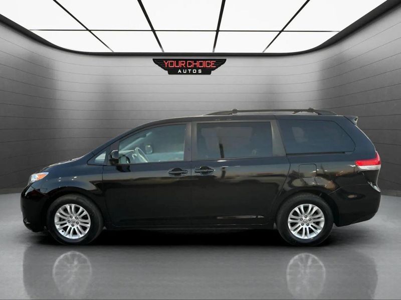 2012 Toyota Sienna Limited 7 Passenger 4dr Mini Van - 22937885 - 1