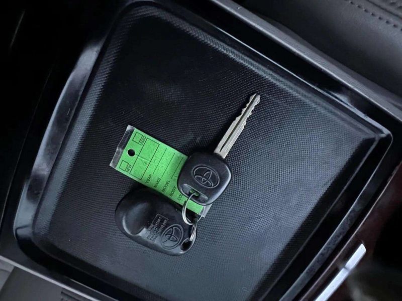 2012 Toyota Sienna Limited 7 Passenger 4dr Mini Van - 22937885 - 31