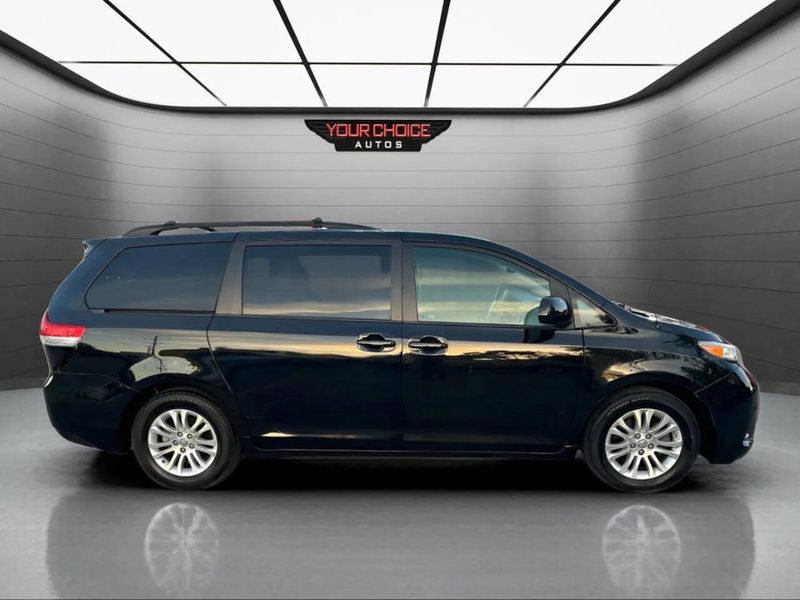 2012 Toyota Sienna Limited 7 Passenger 4dr Mini Van - 22937885 - 5