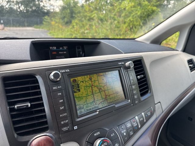 2012 Toyota Sienna XLE - 22922444 - 10