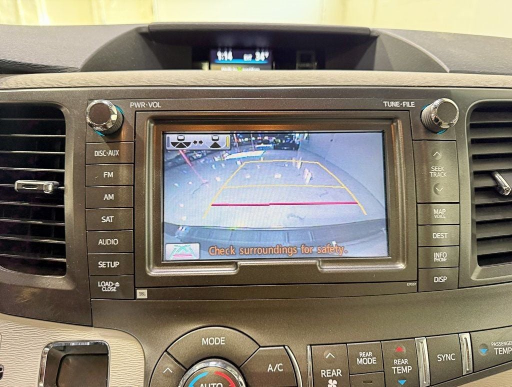 2012 Toyota Sienna XLE - 22922444 - 15