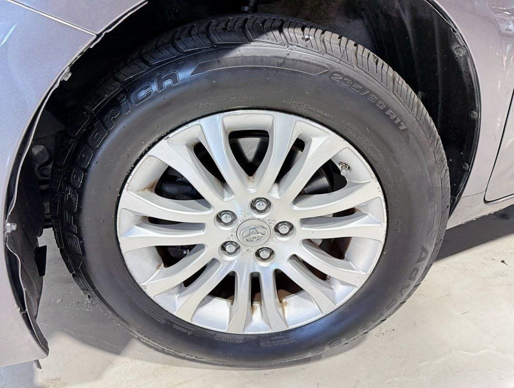 2012 Toyota Sienna XLE - 22922444 - 1