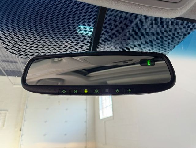 2012 Toyota Sienna XLE - 22922444 - 21