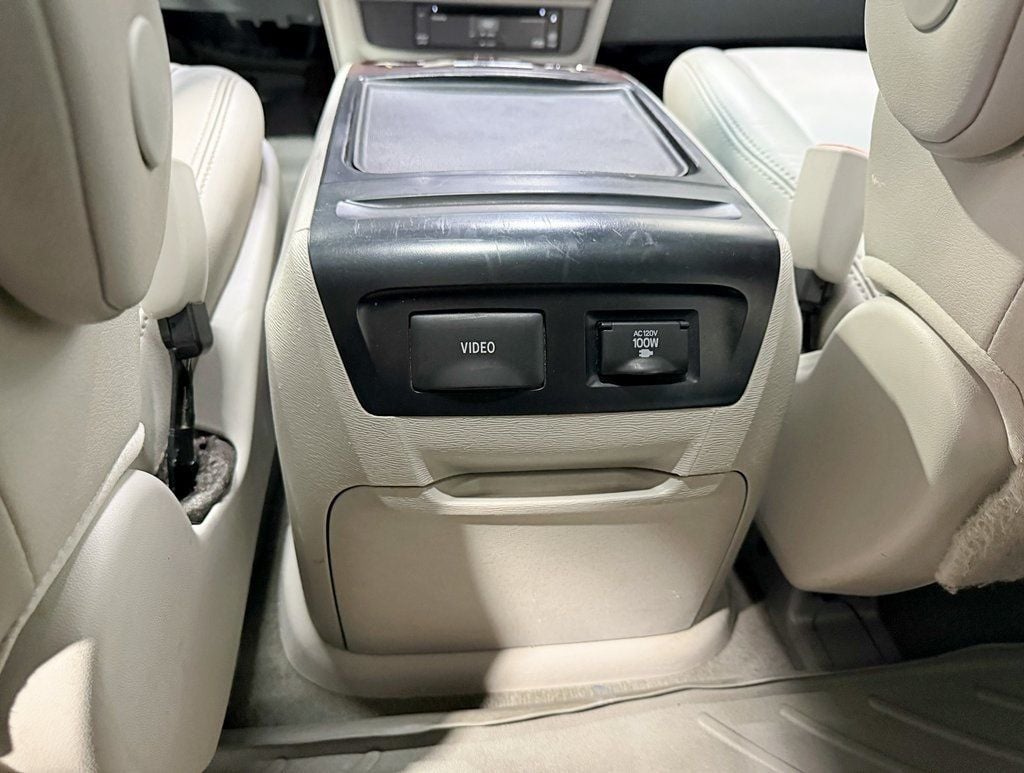 2012 Toyota Sienna XLE - 22922444 - 34