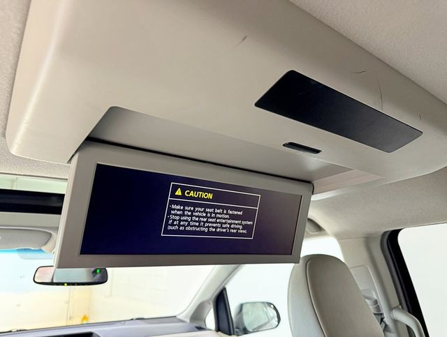 2012 Toyota Sienna XLE - 22922444 - 35