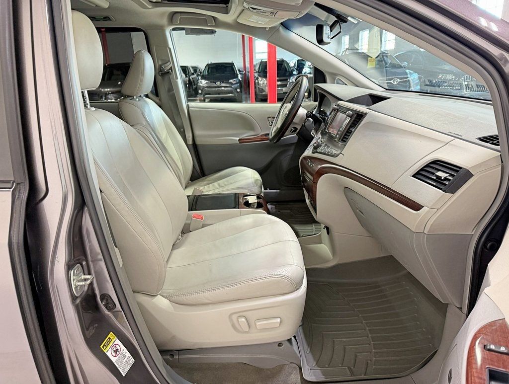 2012 Toyota Sienna XLE - 22922444 - 46