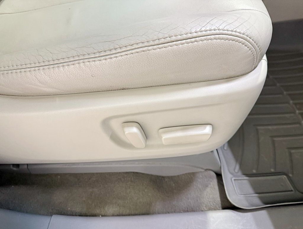 2012 Toyota Sienna XLE - 22922444 - 50