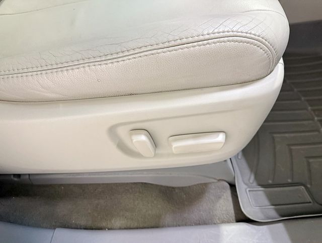 2012 Toyota Sienna XLE - 22922444 - 50