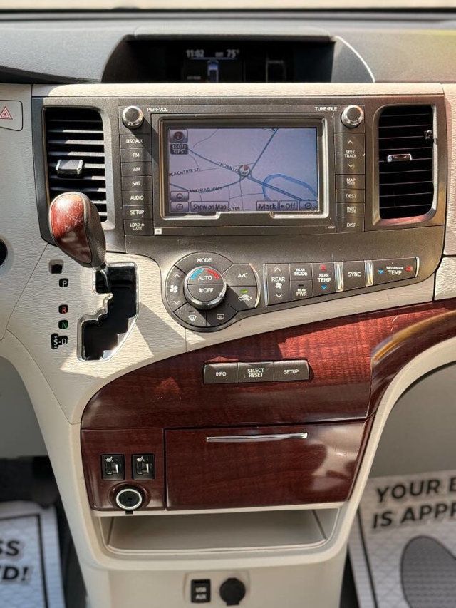 2012 Toyota Sienna XLE 7 Passenger Auto Access Seat 4dr Mini Van - 23005227 - 13