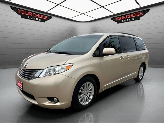 2012 Toyota Sienna XLE 8 Passenger 4dr Mini Van - 22936430 - 0