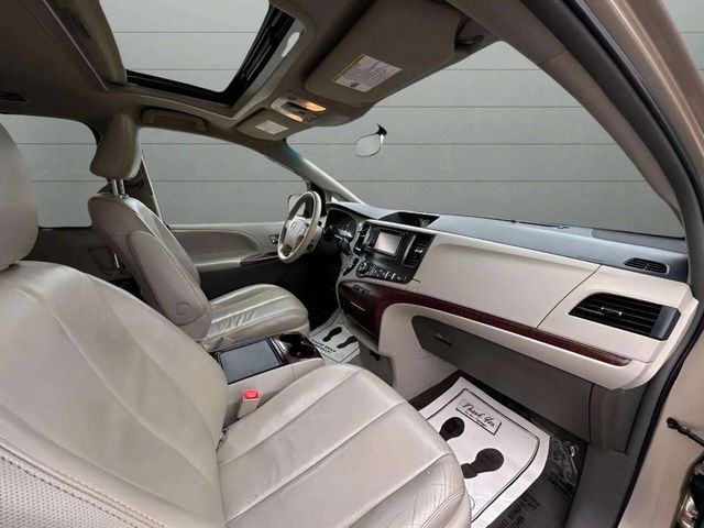 2012 Toyota Sienna XLE 8 Passenger 4dr Mini Van - 22936430 - 12
