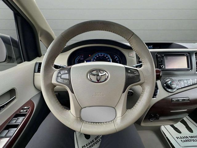 2012 Toyota Sienna XLE 8 Passenger 4dr Mini Van - 22936430 - 16