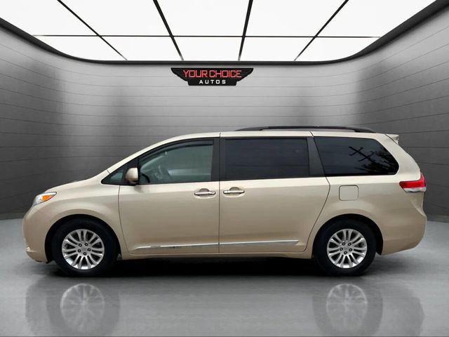2012 Toyota Sienna XLE 8 Passenger 4dr Mini Van - 22936430 - 1