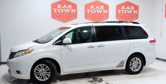 2012 Toyota Sienna XLE FWD 8-Passenger V6 - 22590434 - 1