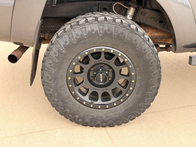 2012 Toyota Tacoma 4WD Double Cab LB V6 Automatic - 23021777 - 37