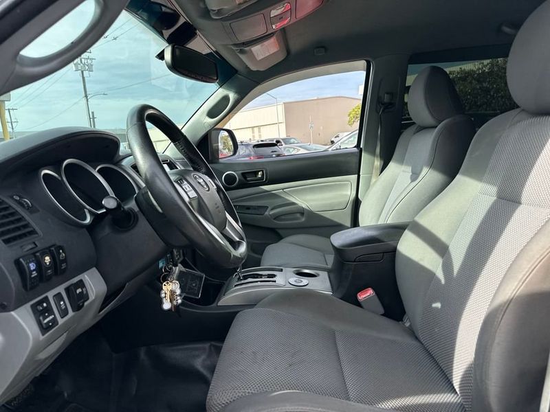 2012 Toyota Tacoma 4WD Double Cab V6 Automatic - 22944430 - 11