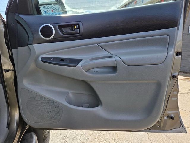 2012 Toyota Tacoma 4WD Double Cab V6 Automatic - 23013492 - 17