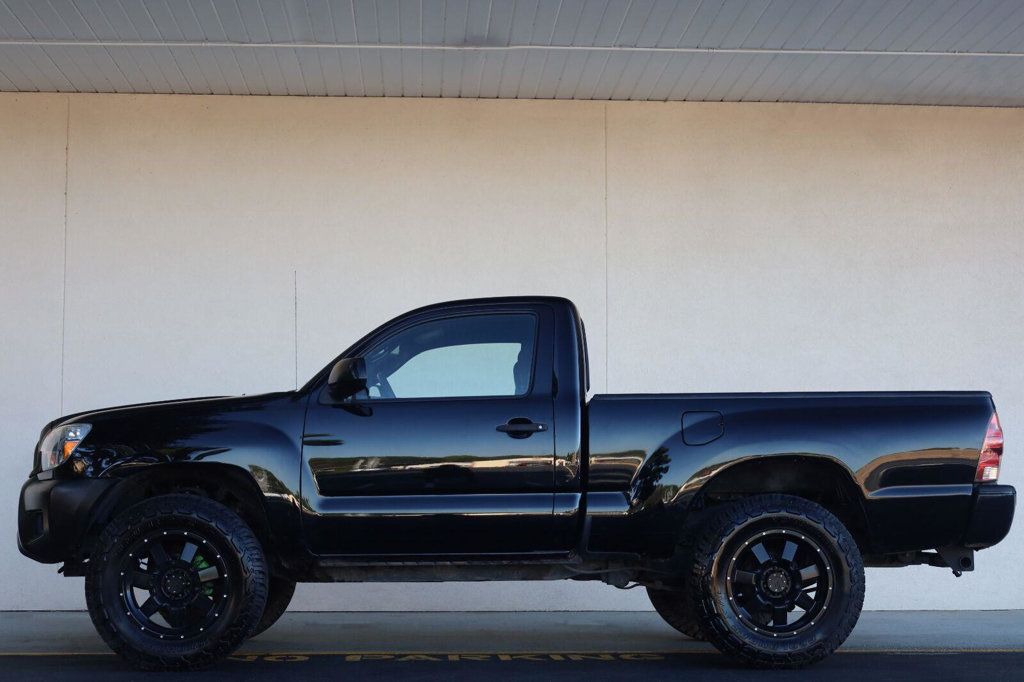 Toyota Tacoma photo 2