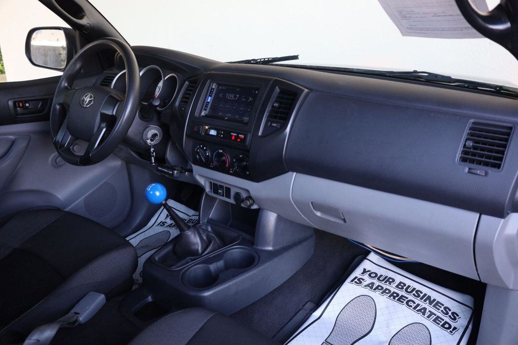 Toyota Tacoma photo 22
