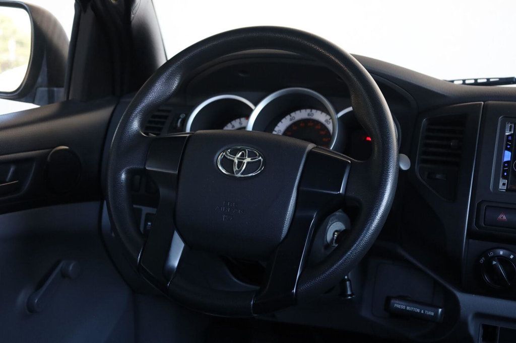 Toyota Tacoma photo 24