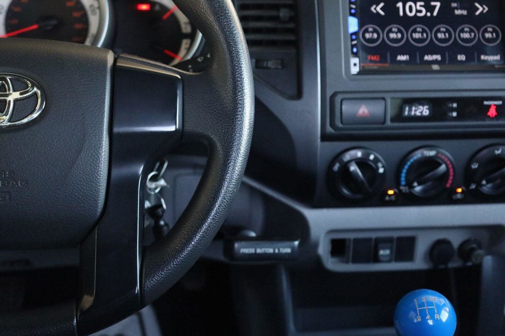 Toyota Tacoma photo 27