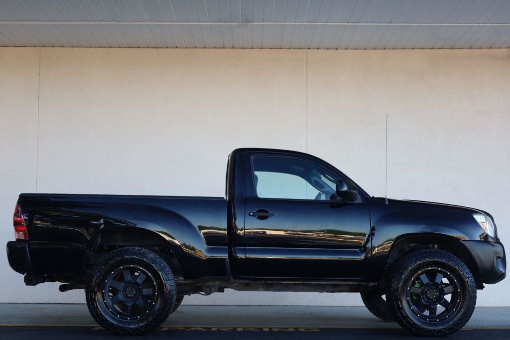 Toyota Tacoma photo 3