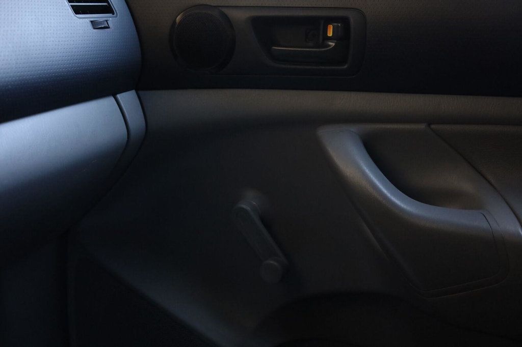 Toyota Tacoma photo 31