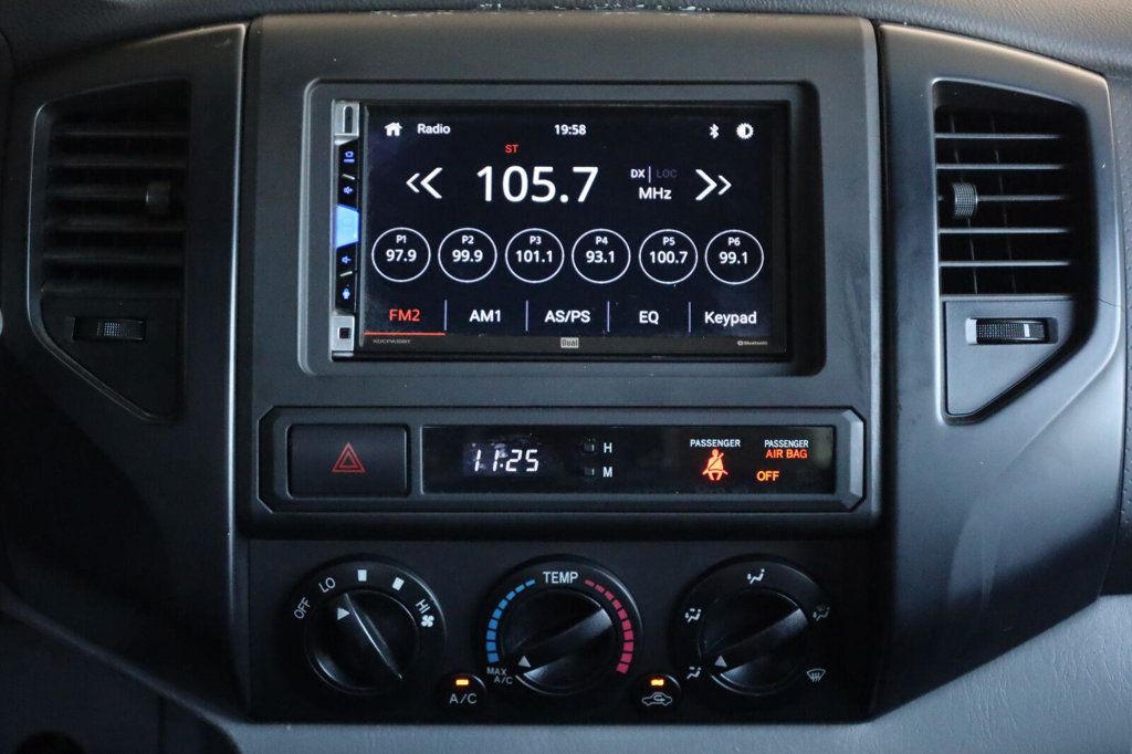 Toyota Tacoma photo 34