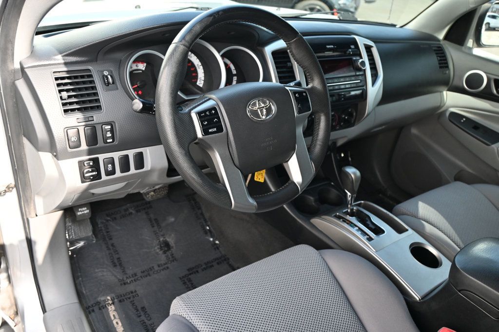 2012 Toyota Tacoma Double Cab PreRunner TRD Sport photo 3