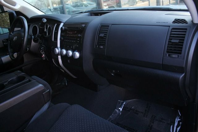 2012 Toyota Tundra 4WD CREWMAX W/ TOW PKG, 18" ALLOY WHEELS - 22963016 - 9