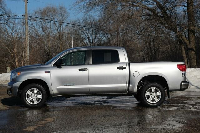 2012 Toyota Tundra 4WD CREWMAX W/ TOW PKG, 18" ALLOY WHEELS - 22963016 - 18