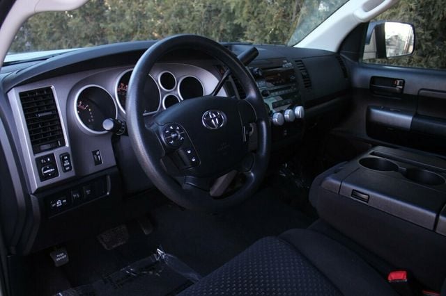 2012 Toyota Tundra 4WD CREWMAX W/ TOW PKG, 18" ALLOY WHEELS - 22963016 - 26