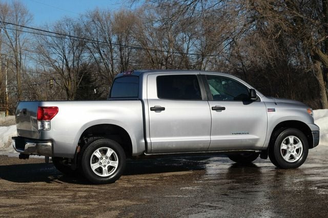 2012 Toyota Tundra 4WD CREWMAX W/ TOW PKG, 18" ALLOY WHEELS - 22963016 - 2
