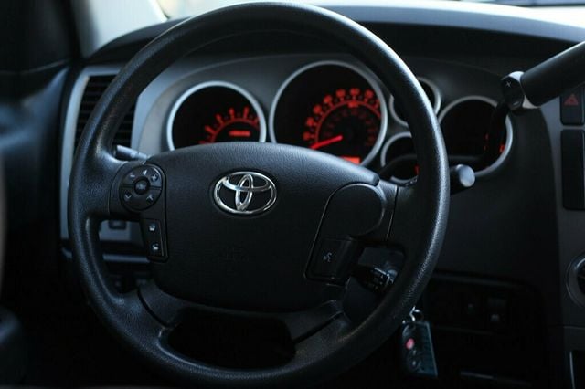 2012 Toyota Tundra 4WD CREWMAX W/ TOW PKG, 18" ALLOY WHEELS - 22963016 - 30